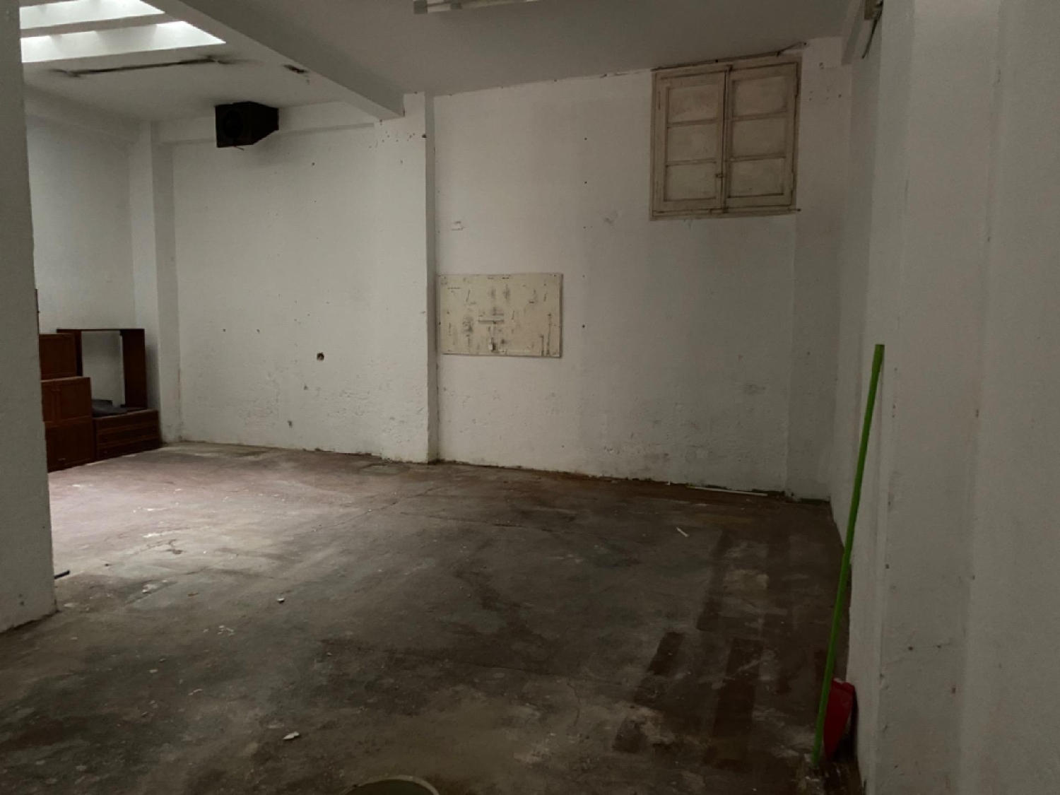  till salu lokal Avenida Valencia D.C. Zaragoza 6