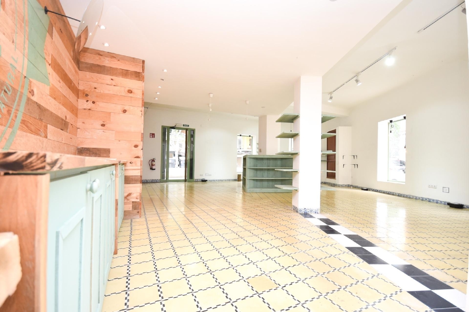 till salu lokal Avenidas Palma 3