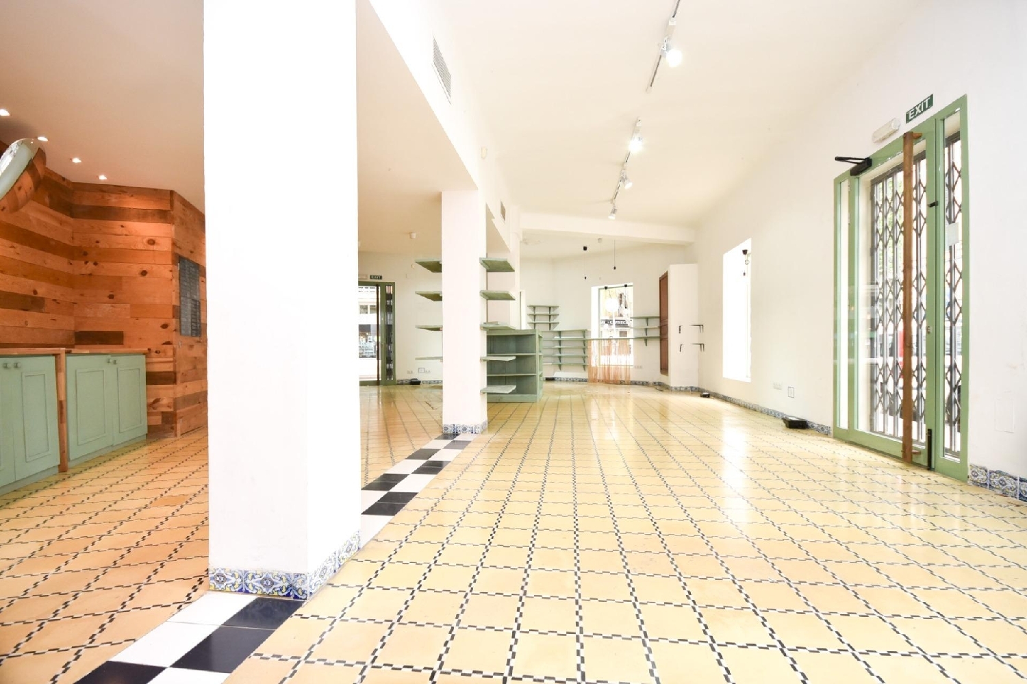 till salu lokal Avenidas Palma 2