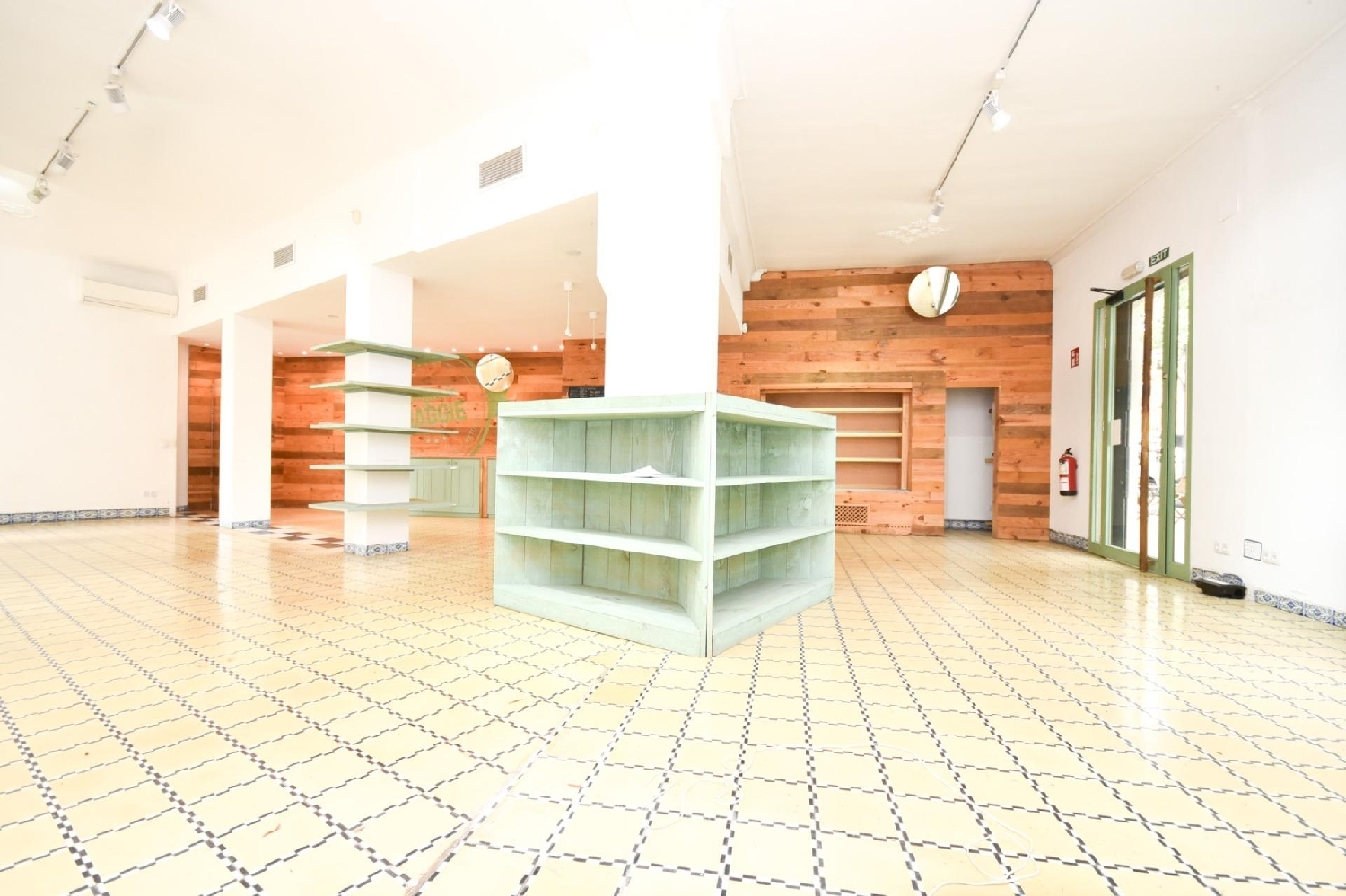  till salu lokal Avenidas Palma 8