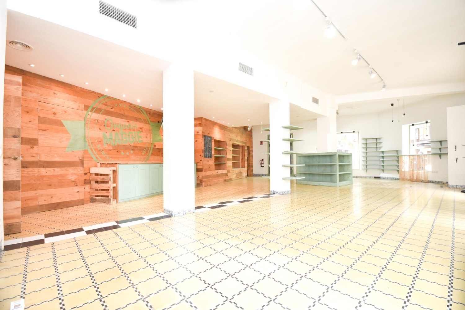  till salu lokal Avenidas Palma 1
