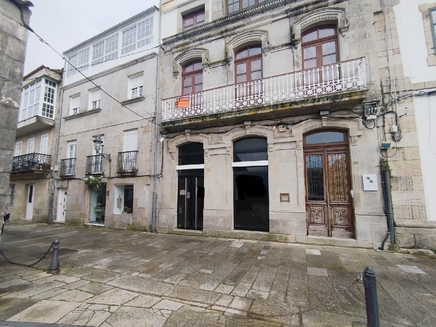 till salu lokal Ribeira Vigo 2