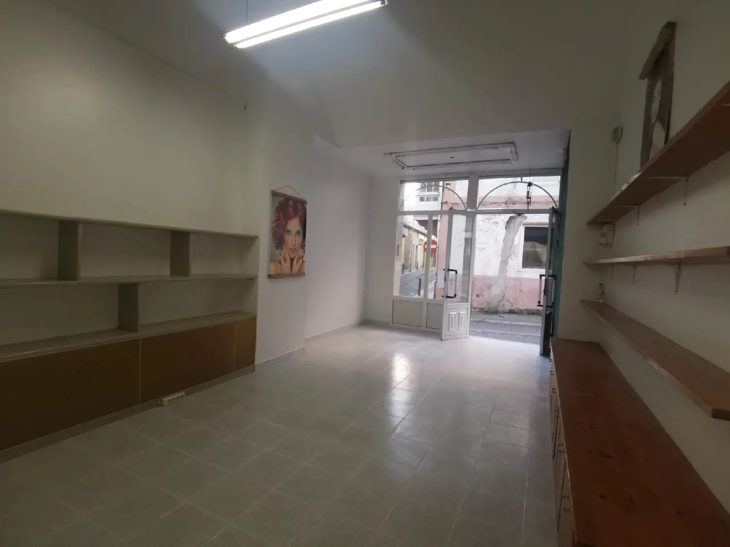  till salu lokal Carballo Bergantiños 2