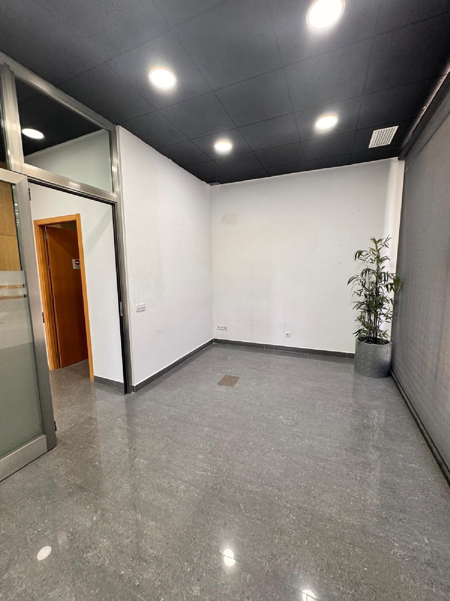  till salu lokal Barri Inmaculada 43205 Baix Camp 4