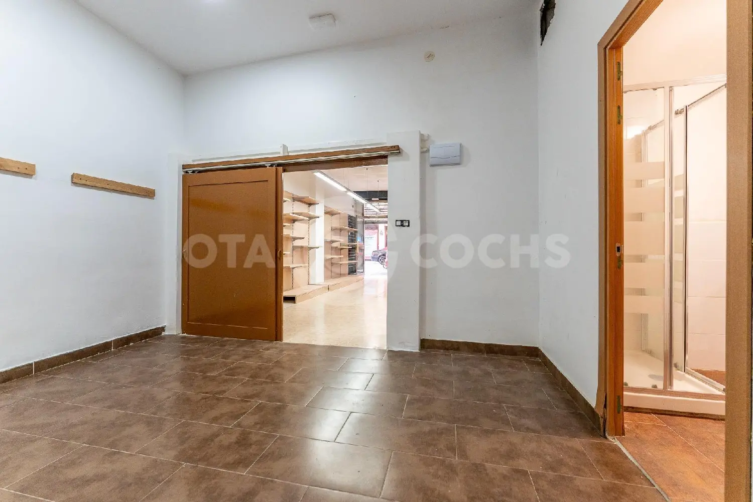 en venta local Barriada Les Tres Creus Bages 3