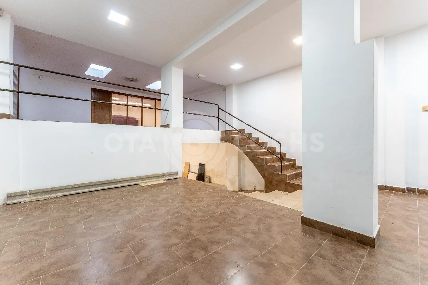  en venta local Barriada Les Tres Creus Bages 6