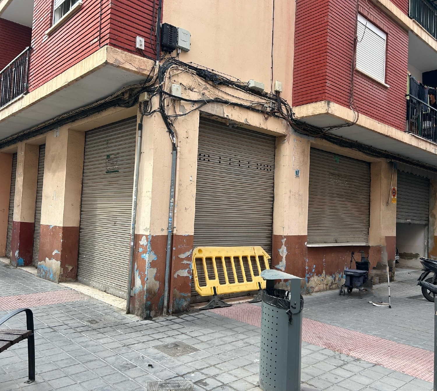  till salu lokal Barri Sant Josep Artesa Horta Oest 12