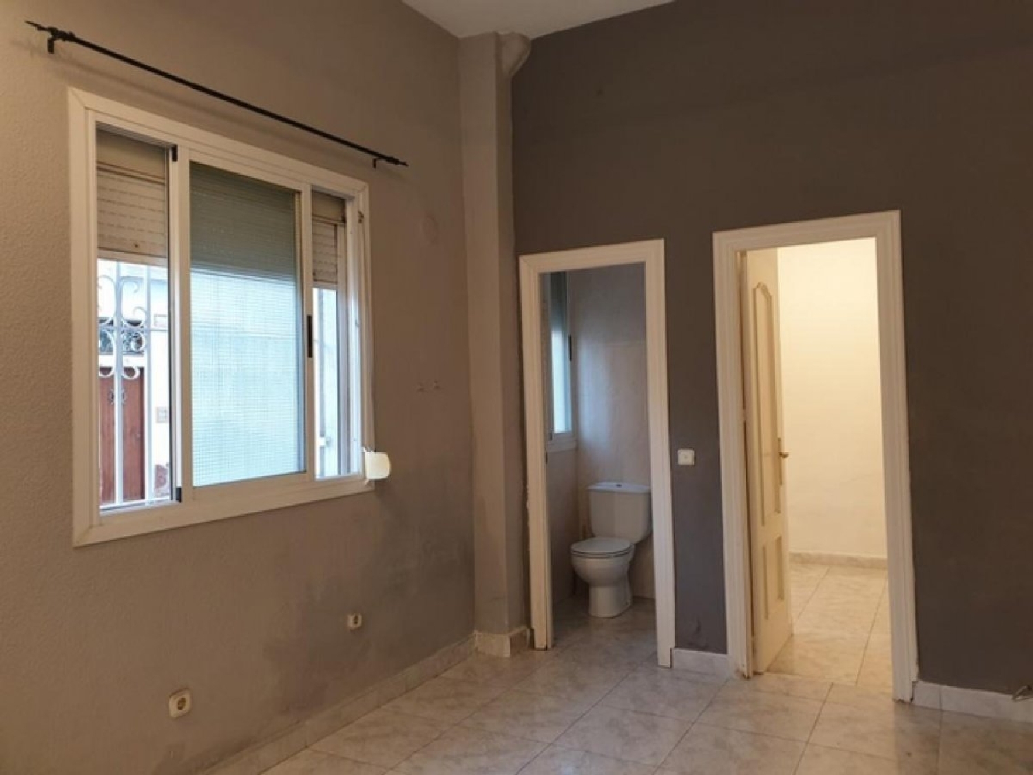 till salu lokal Barrio Alto-San Félix-Los Ángeles-Cruz Caravaca-Piedra Redonda-Almendros Comarca Metropolitana De Almería 2