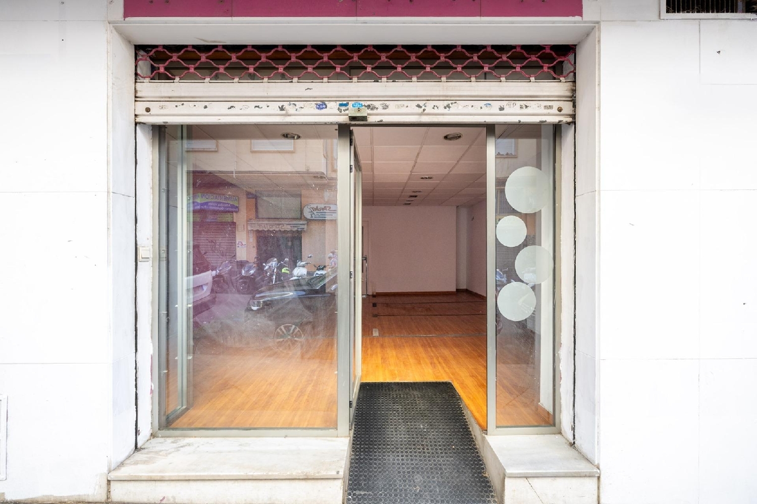 till salu lokal Beiro Vega De Granada 3