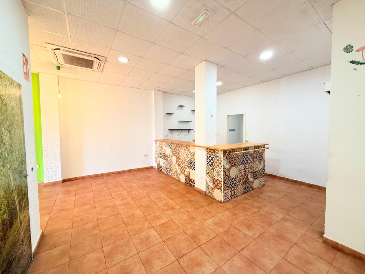  till salu lokal Bellaterra Ribera Baixa 6