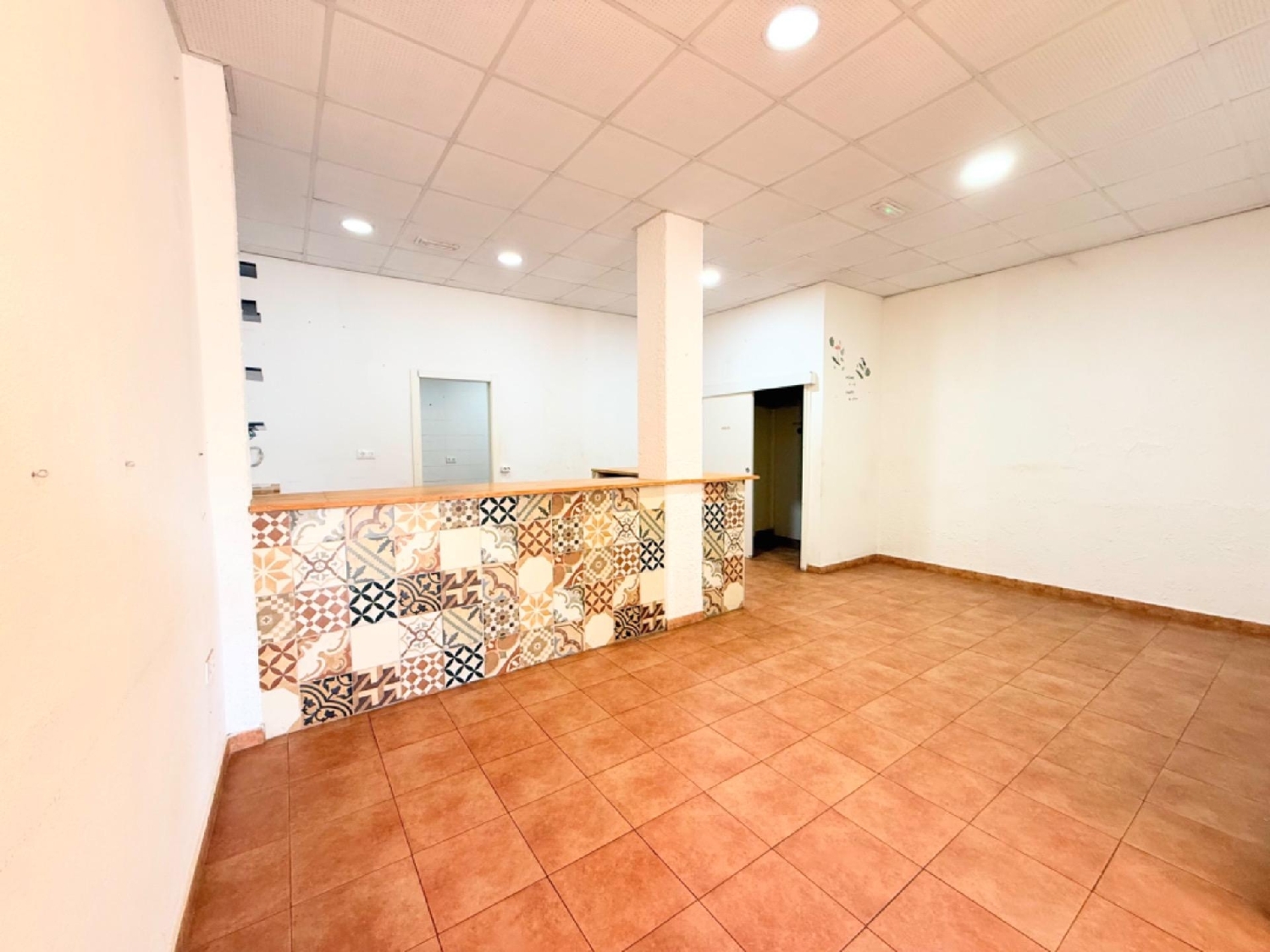 till salu lokal Bellaterra Ribera Baixa 3