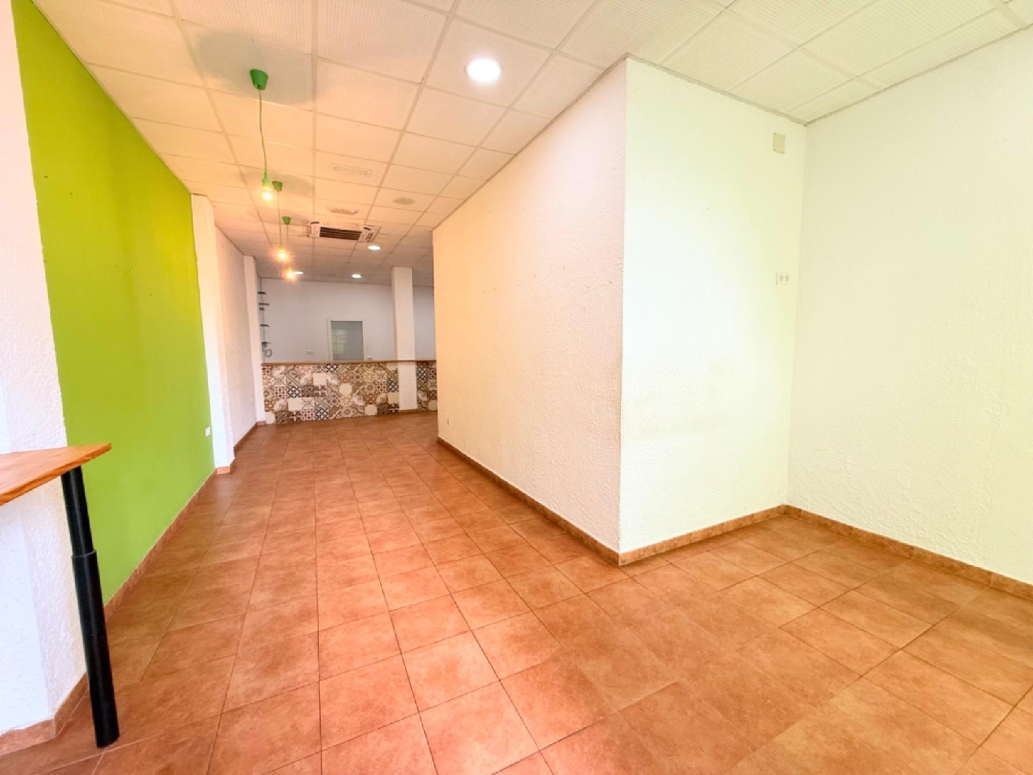 till salu lokal Bellaterra Ribera Baixa 2