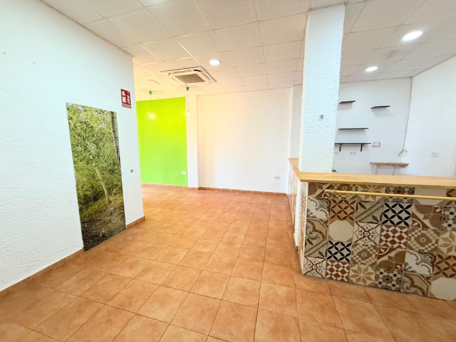  till salu lokal Bellaterra Ribera Baixa 4