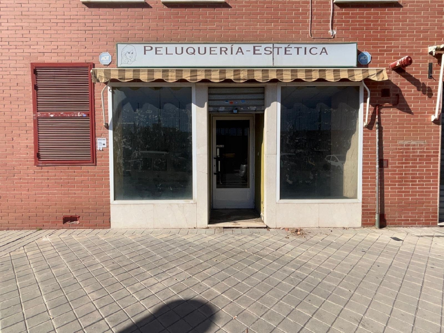 till salu lokal Bobadilla Vega De Granada 2