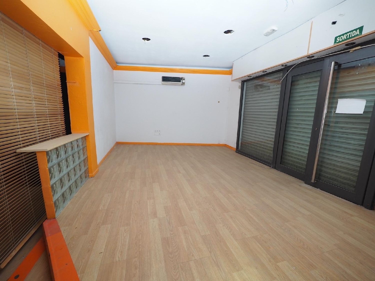 till salu lokal Ca N'avellaneda Vallès Occidental 3