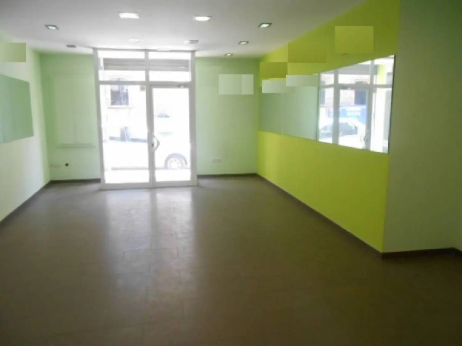  till salu lokal Colonia Vidal Berguedá 1