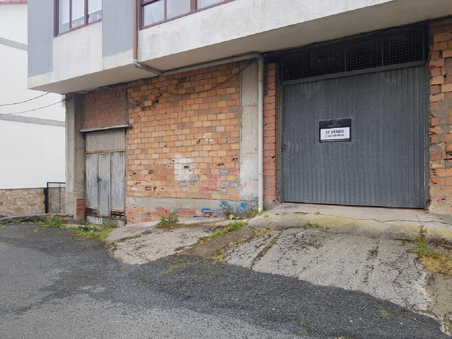  till salu lokal Campanario Ferrol 1