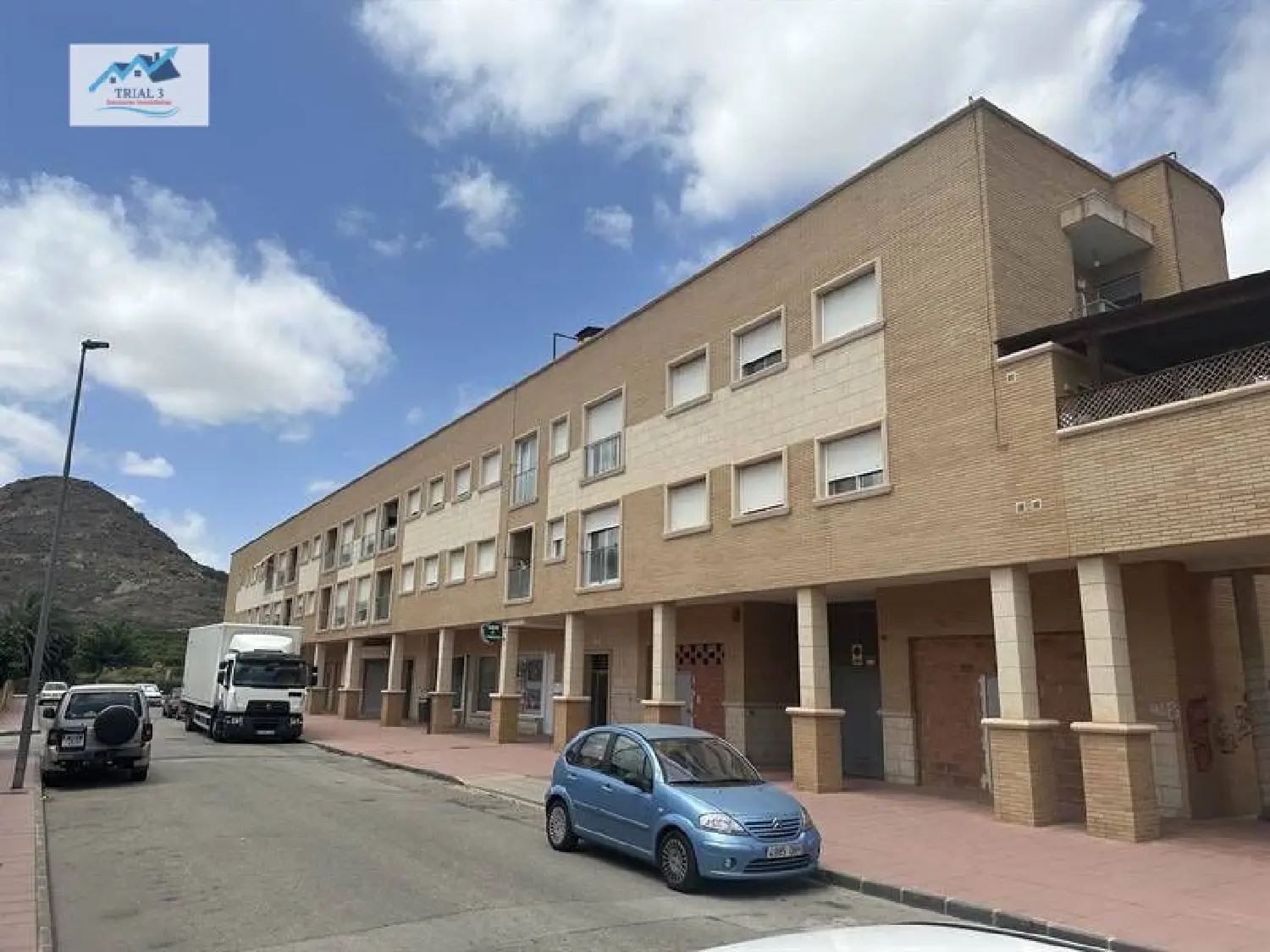  till salu lokal Campiña Urb. Lugo 1