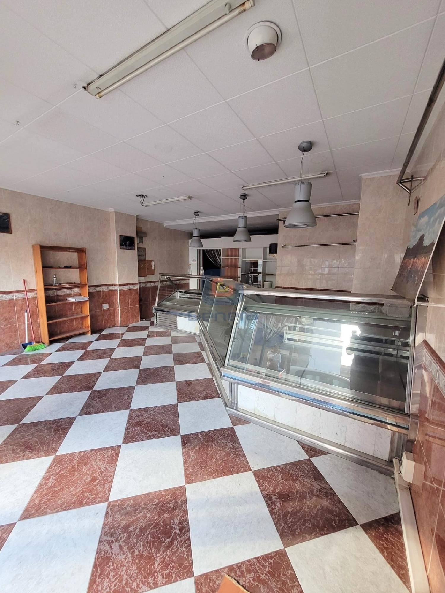  till salu lokal Campoamor Alacantí 1