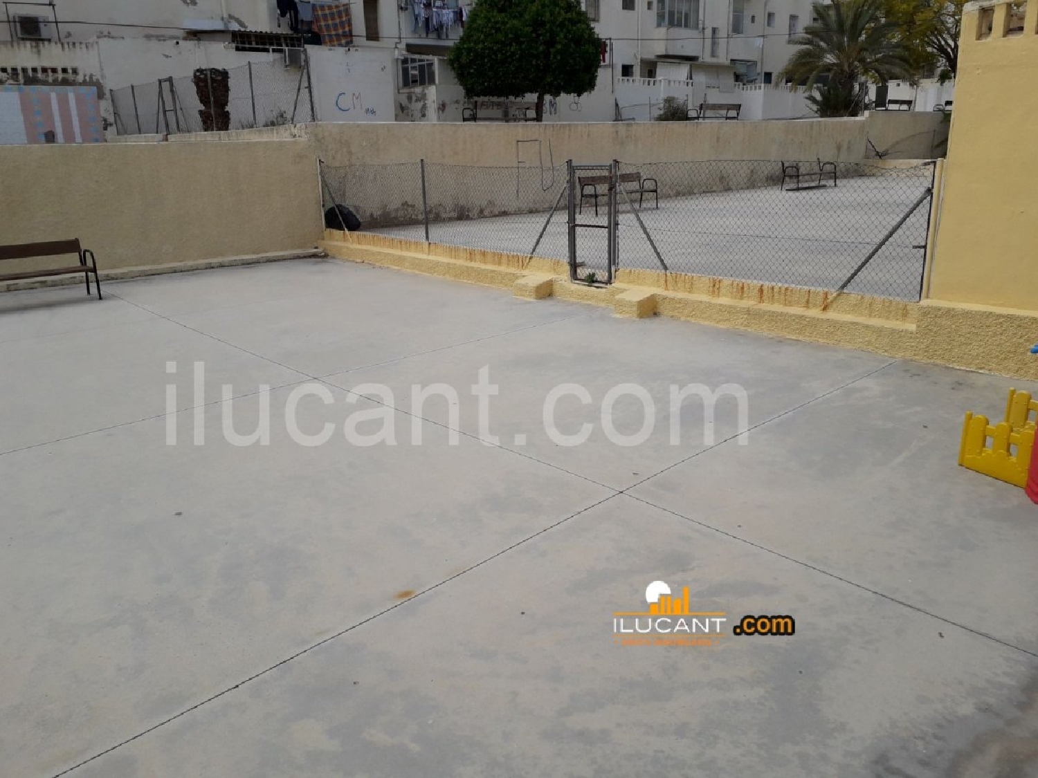  till salu lokal Campoamor Alacantí 4