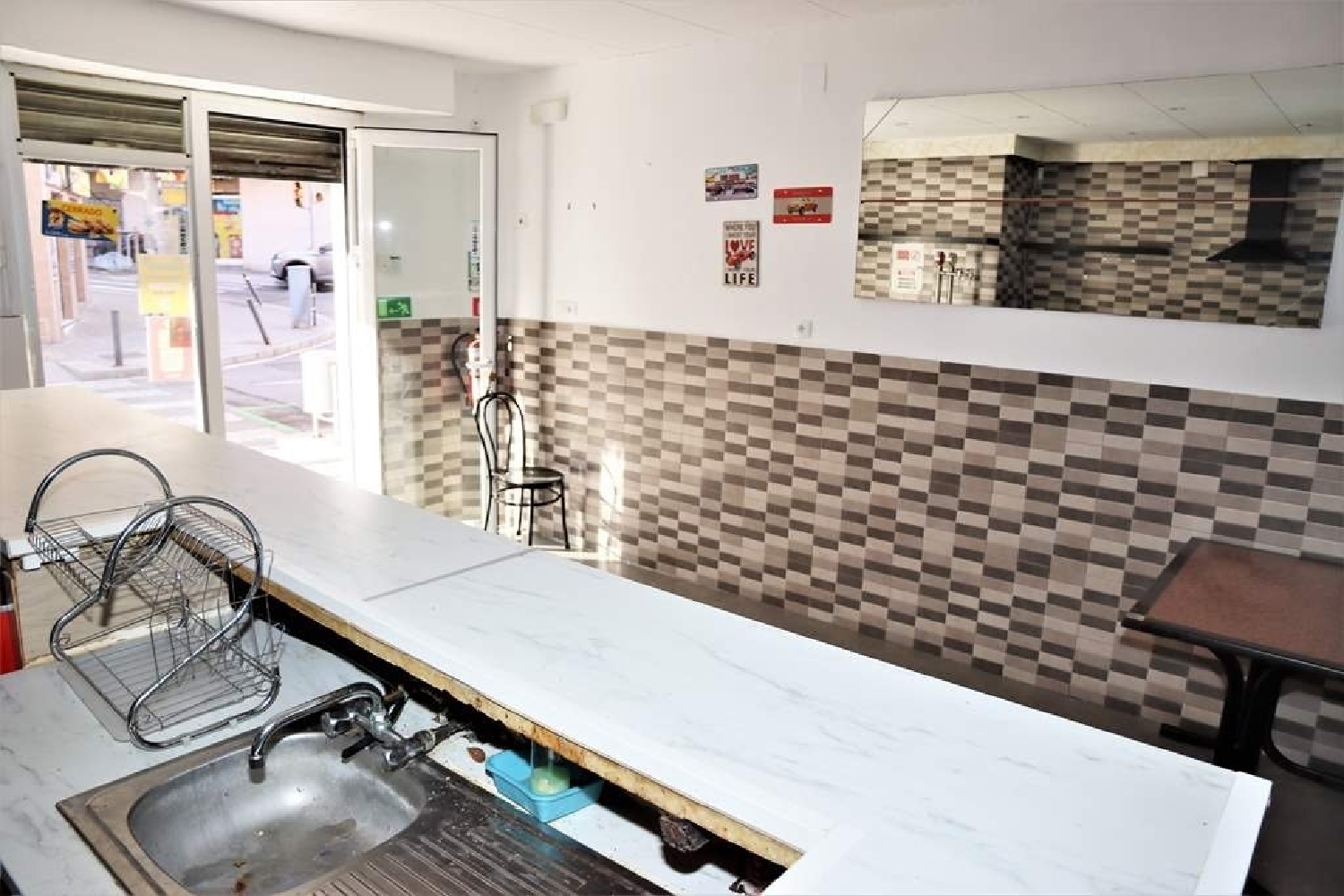 till salu lokal Can Serra Barcelonès 2