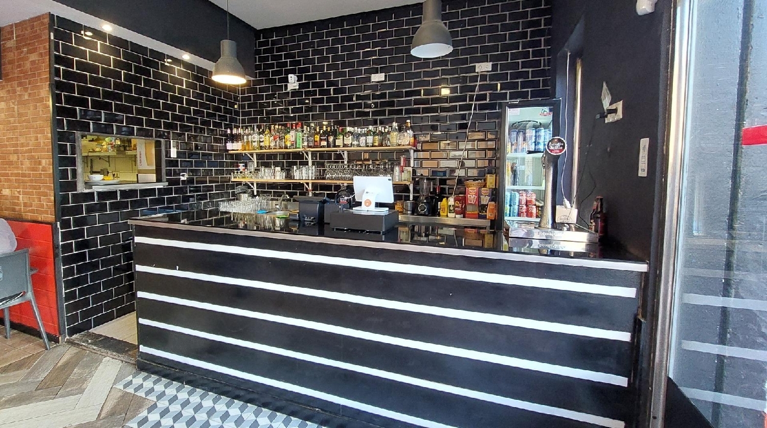 till salu lokal Capitán Salom-Crta. De Valldemosa Palma 2