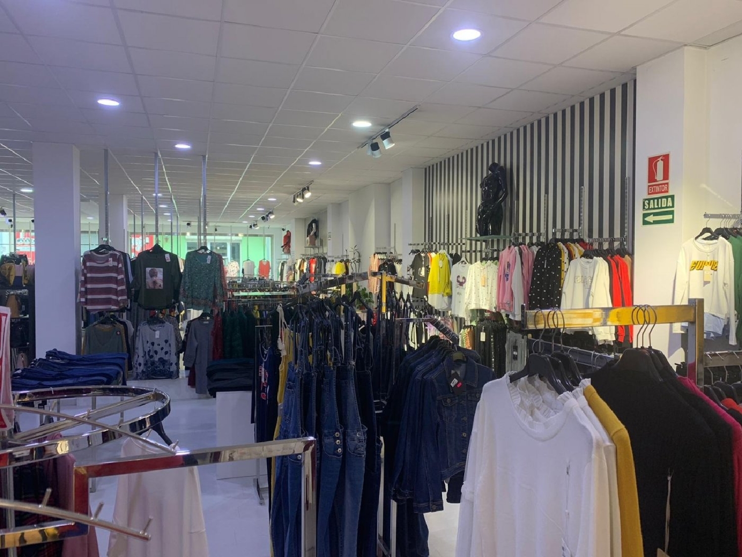  till salu lokal Carballo Bergantiños 2