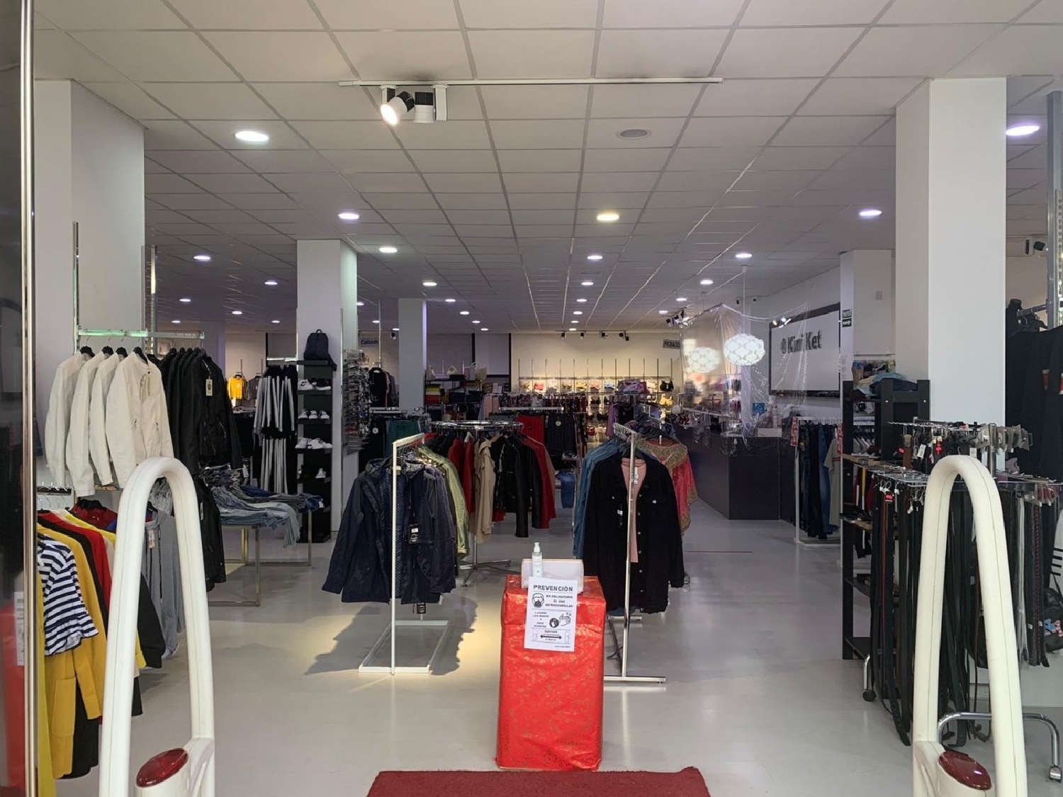  till salu lokal Carballo Bergantiños 8