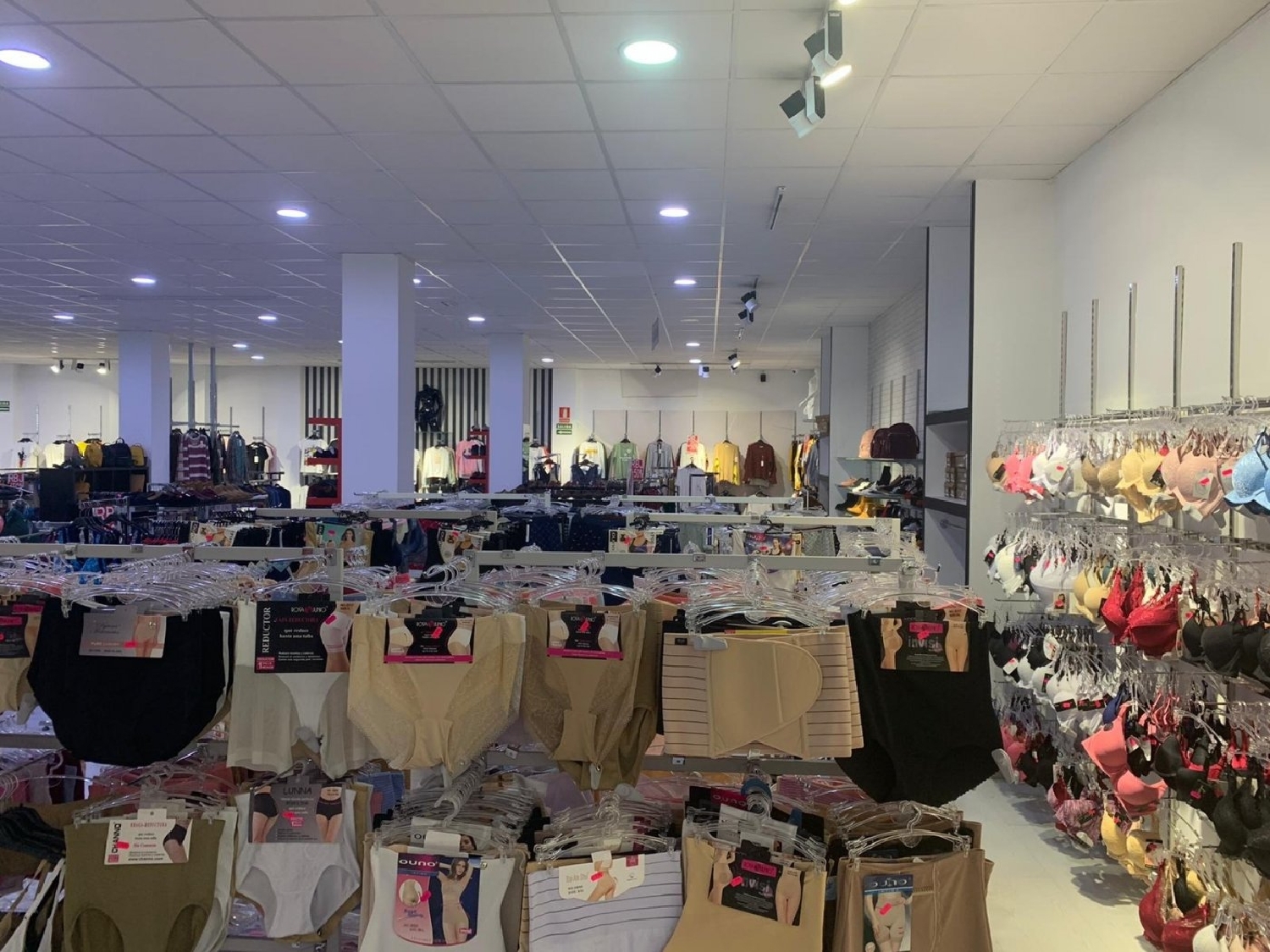  till salu lokal Carballo Bergantiños 4