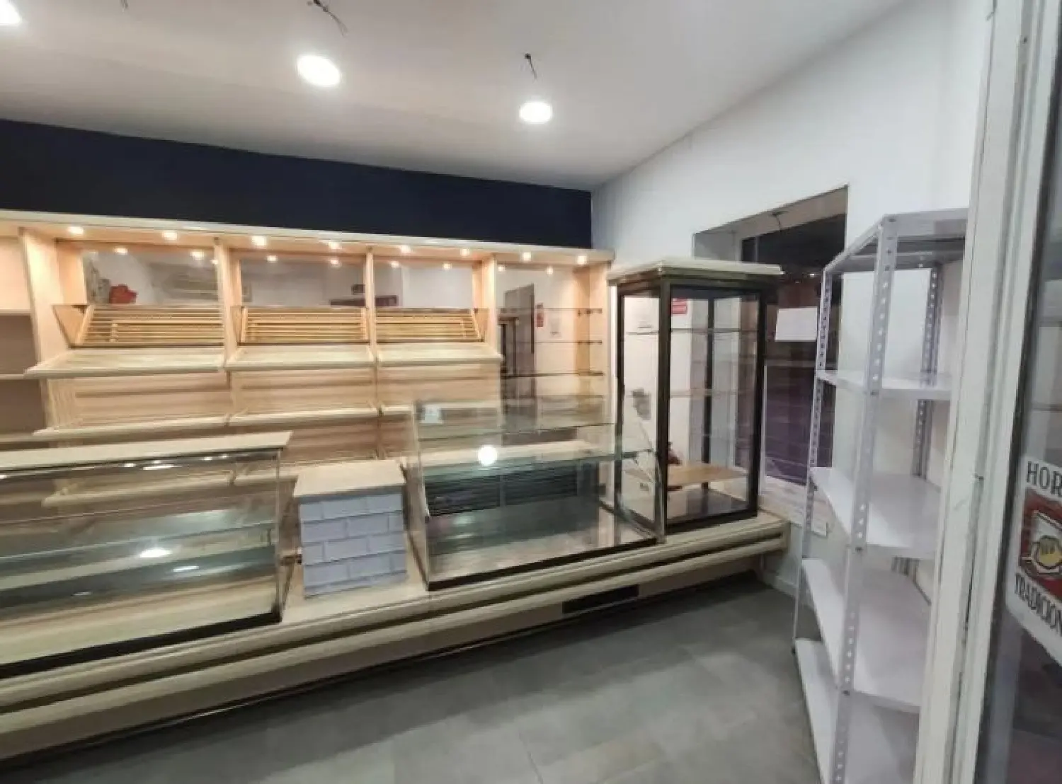  till salu lokal Carolinas Alacantí 4