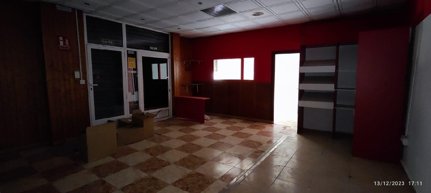 till salu lokal Chana - Parque Almunia - Caleta Vega De Granada 3
