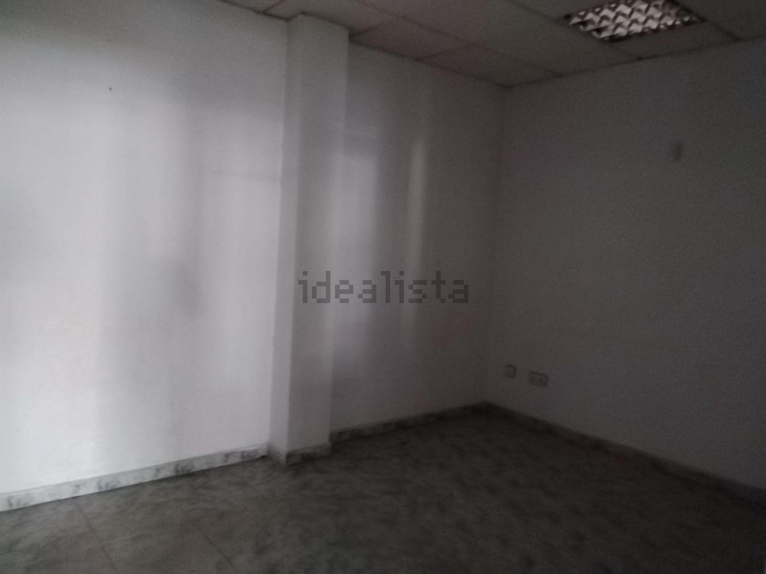 till salu lokal Club Campo Pino Badajoz 3