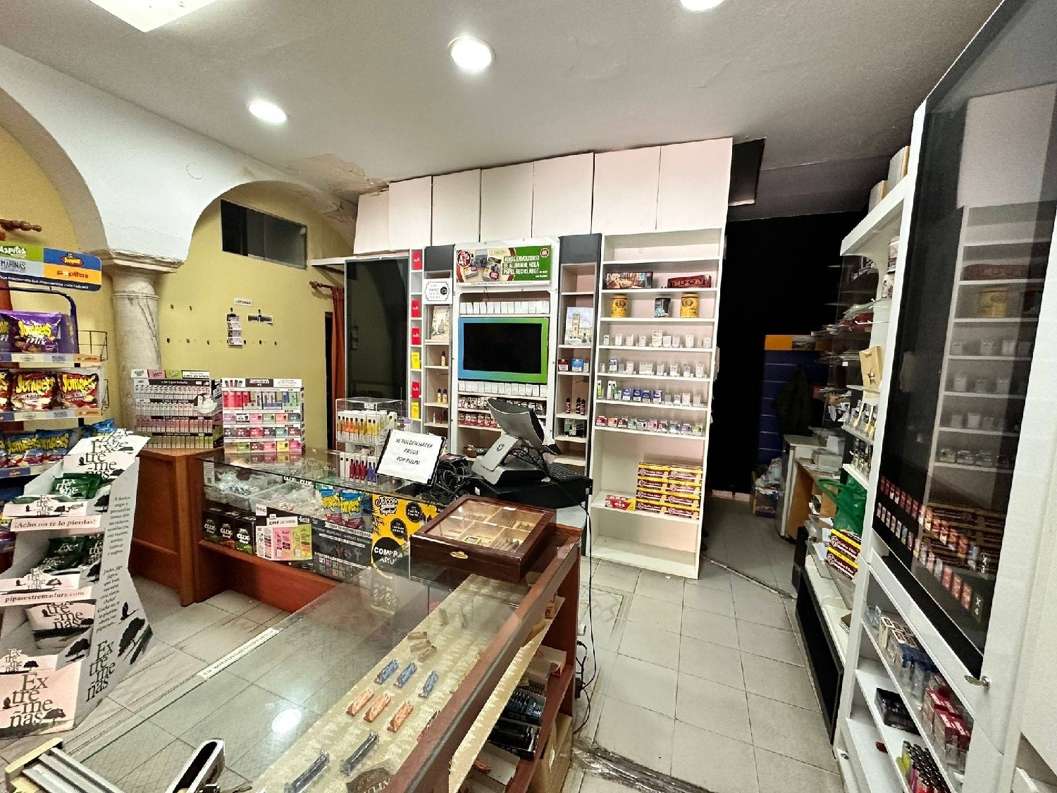  till salu lokal Colonia Carlos Haya Badajoz 3