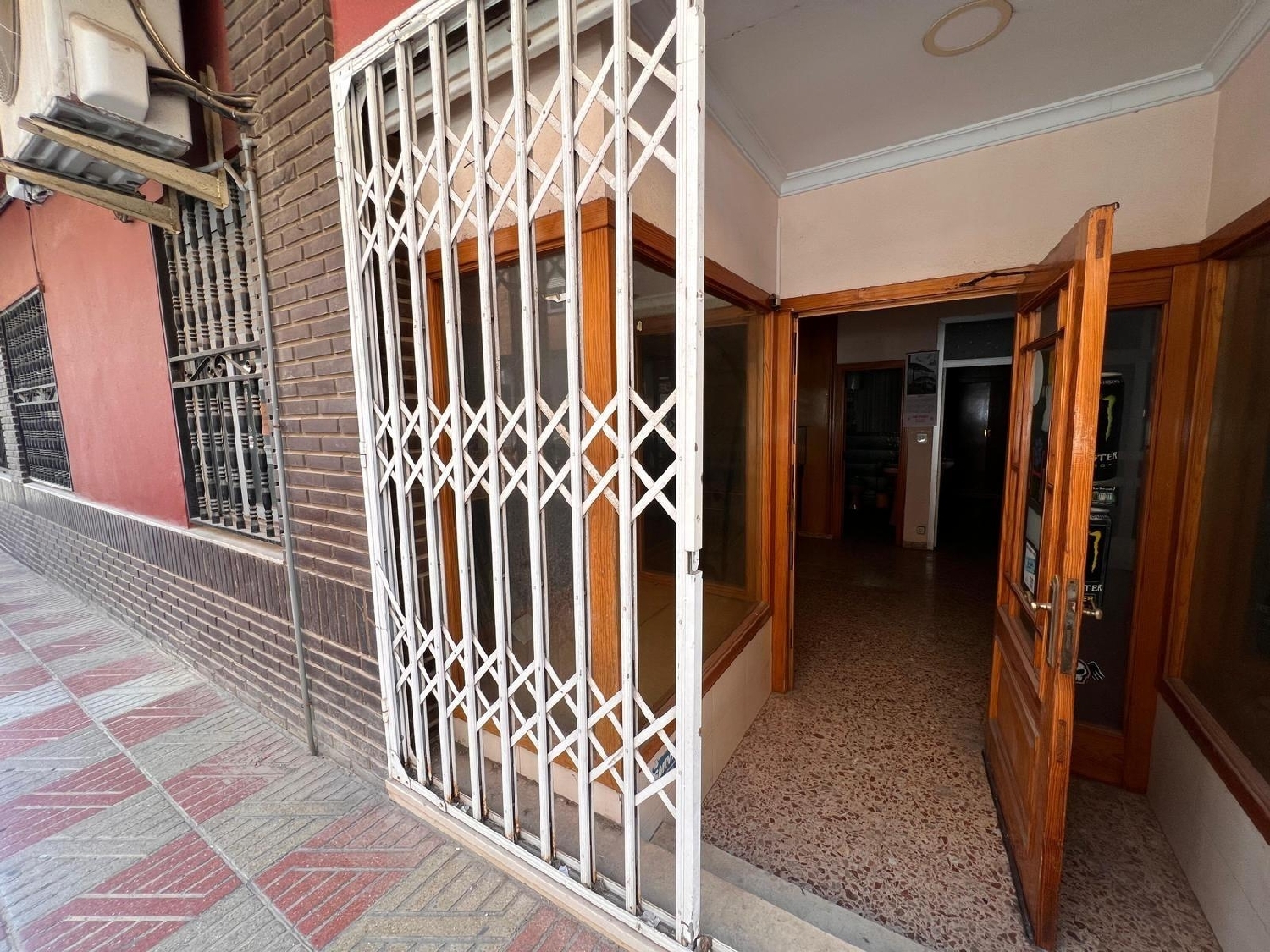 till salu lokal Colonia Sta. Ana Ribera Alta 3