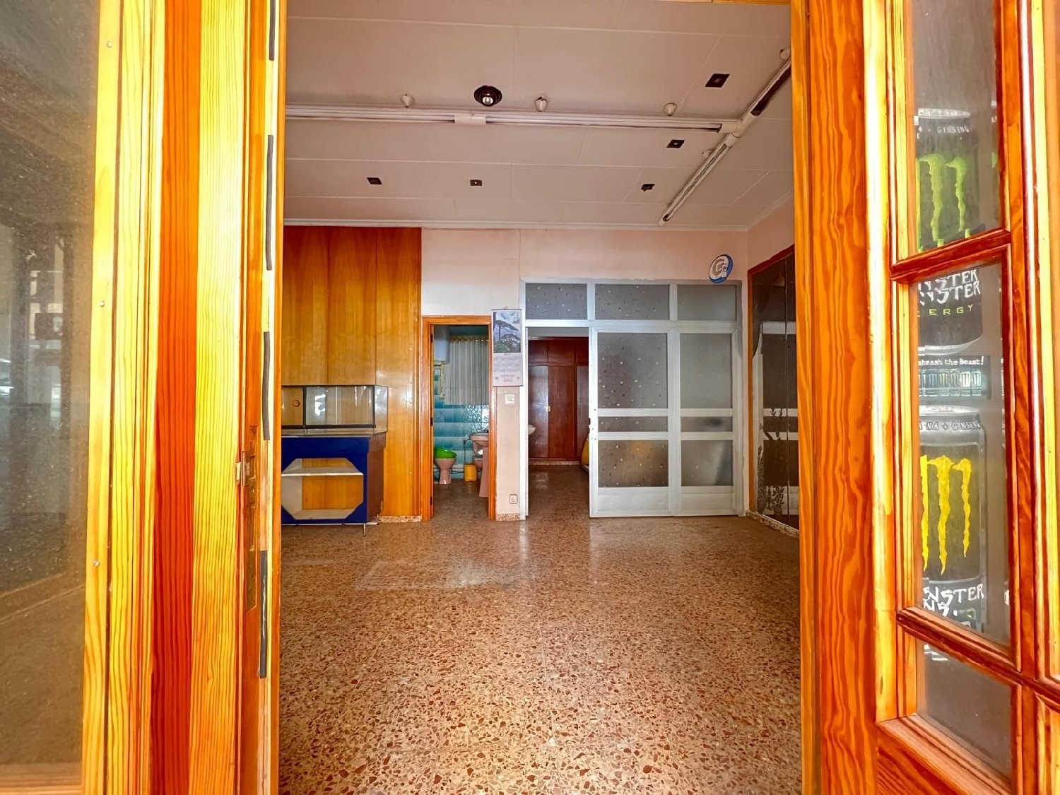  till salu lokal Colonia Sta. Ana Ribera Alta 8