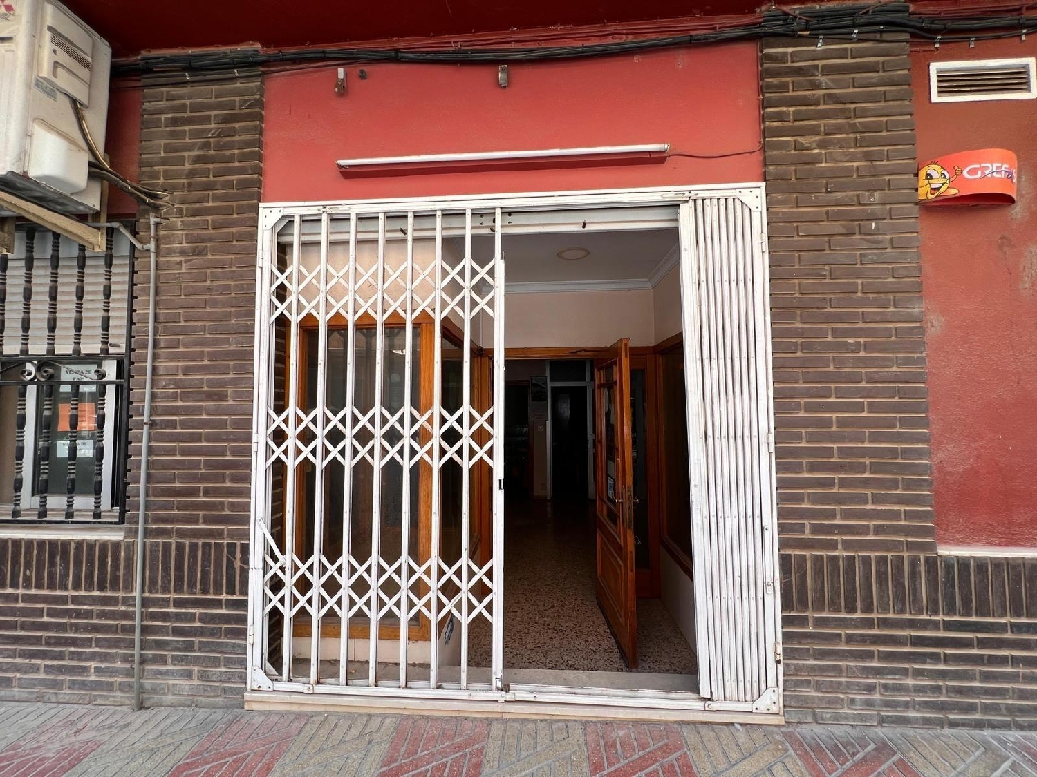  till salu lokal Colonia Sta. Ana Ribera Alta 4