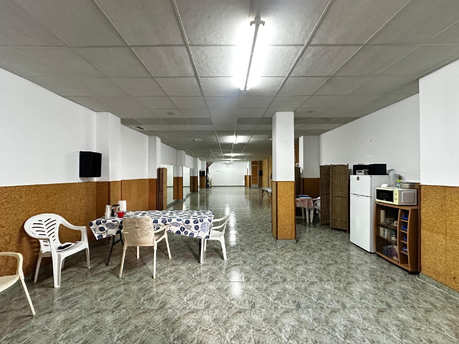  till salu lokal Colonia Sta. Ana Ribera Alta 1