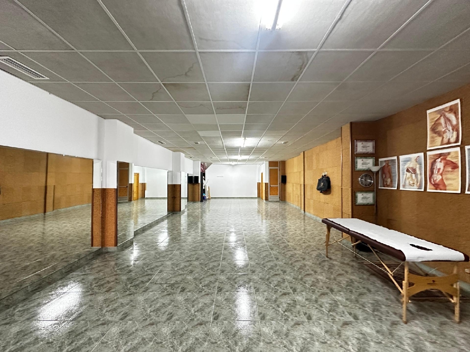  till salu lokal Colonia Sta. Ana Ribera Alta 4