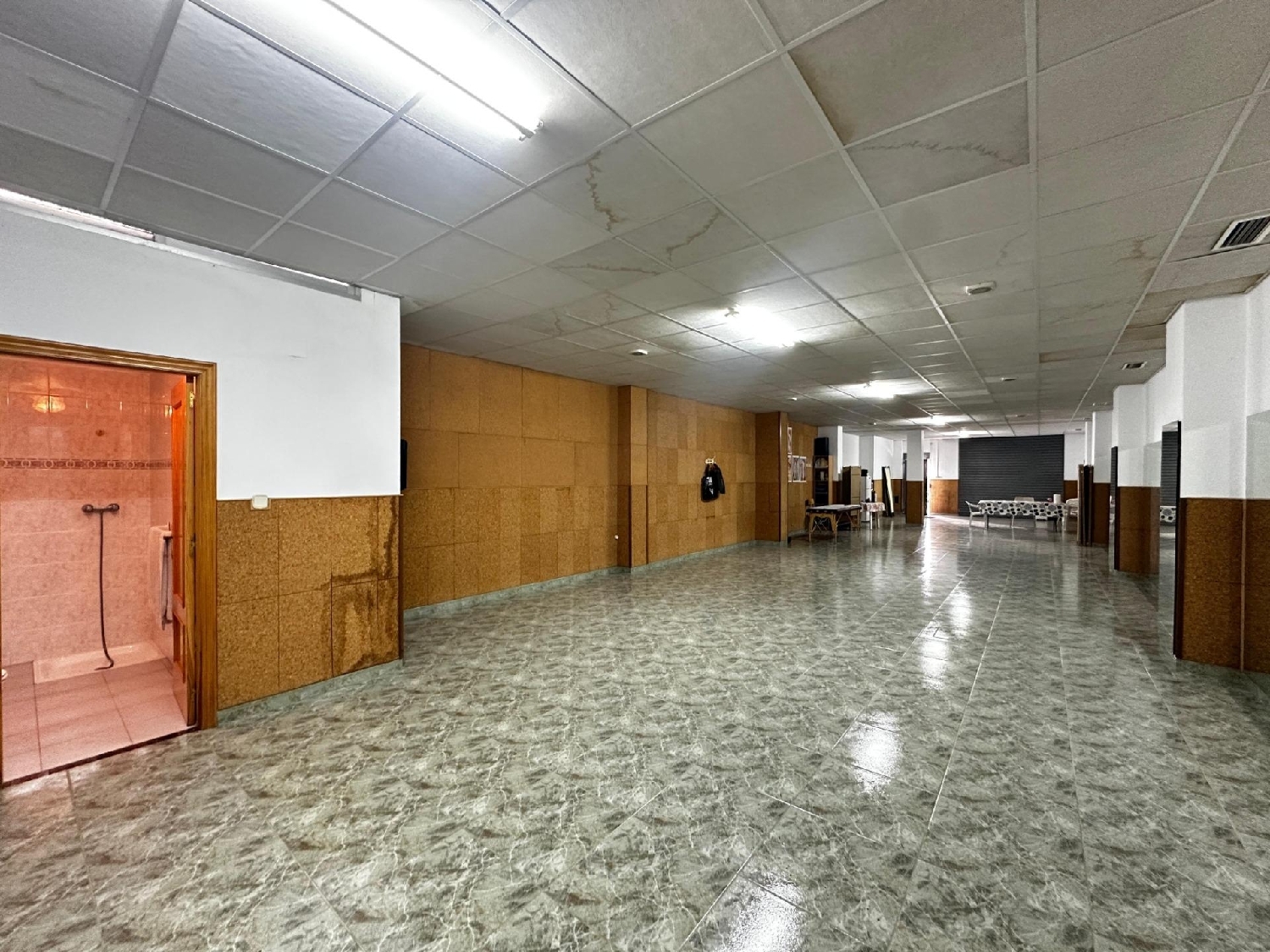  till salu lokal Colonia Sta. Ana Ribera Alta 6