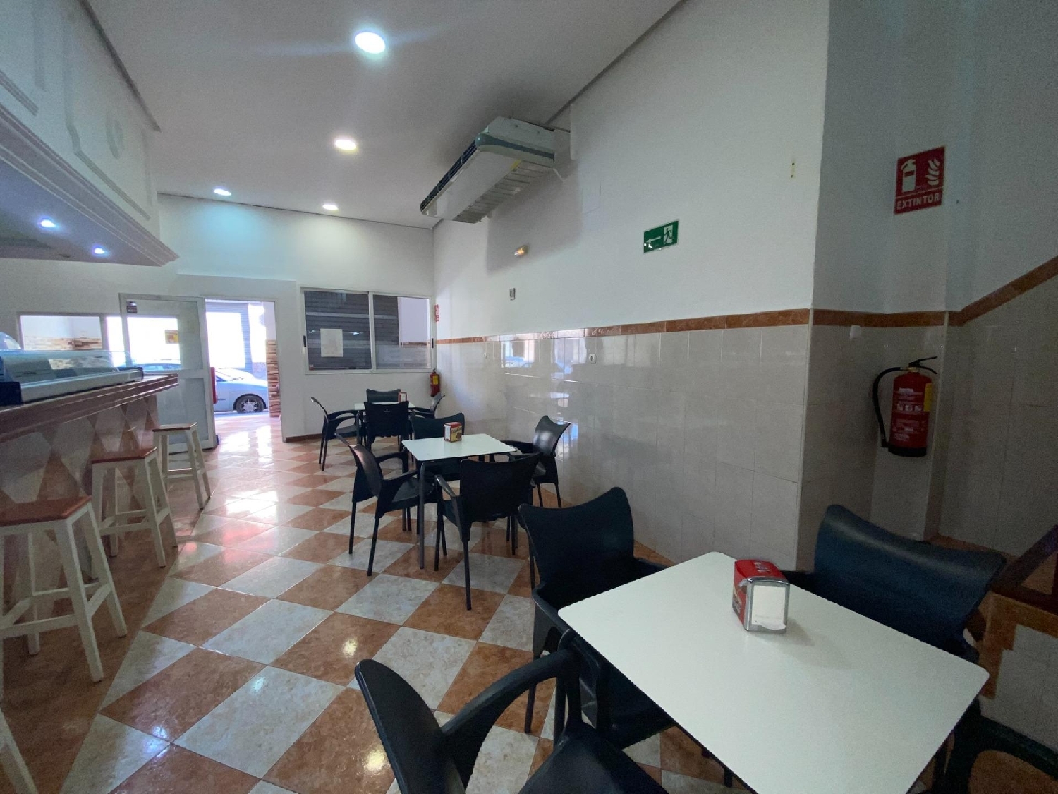  till salu lokal Divina Pastora Alacantí 8