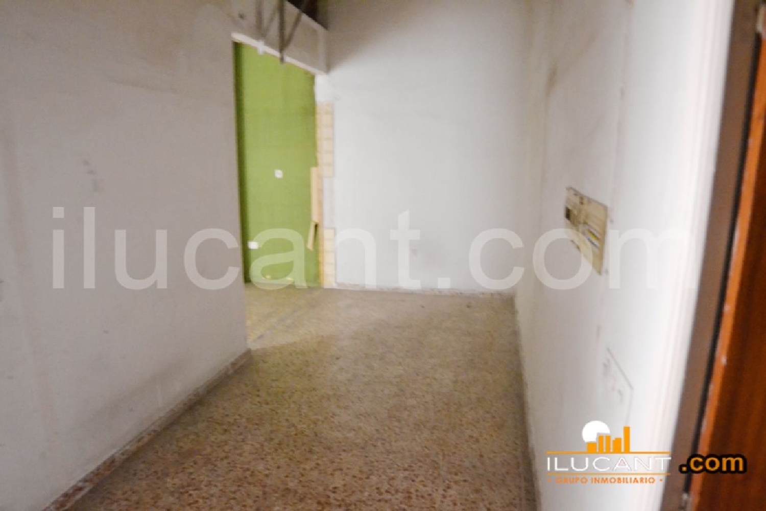  till salu lokal Divina Pastora Alacantí 6