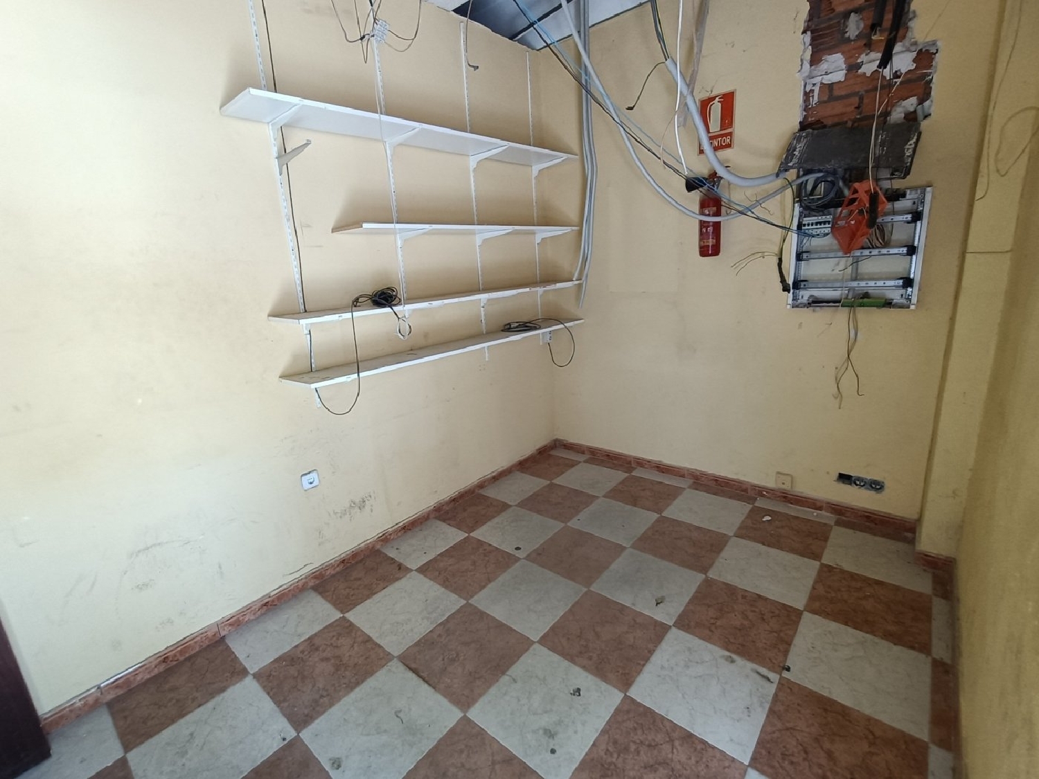 till salu lokal El Granadillo Bajo Guadalquivir 2