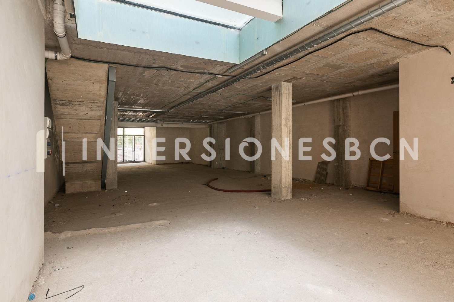  till salu lokal Eixample-Sagrada Familia Barcelonès 8