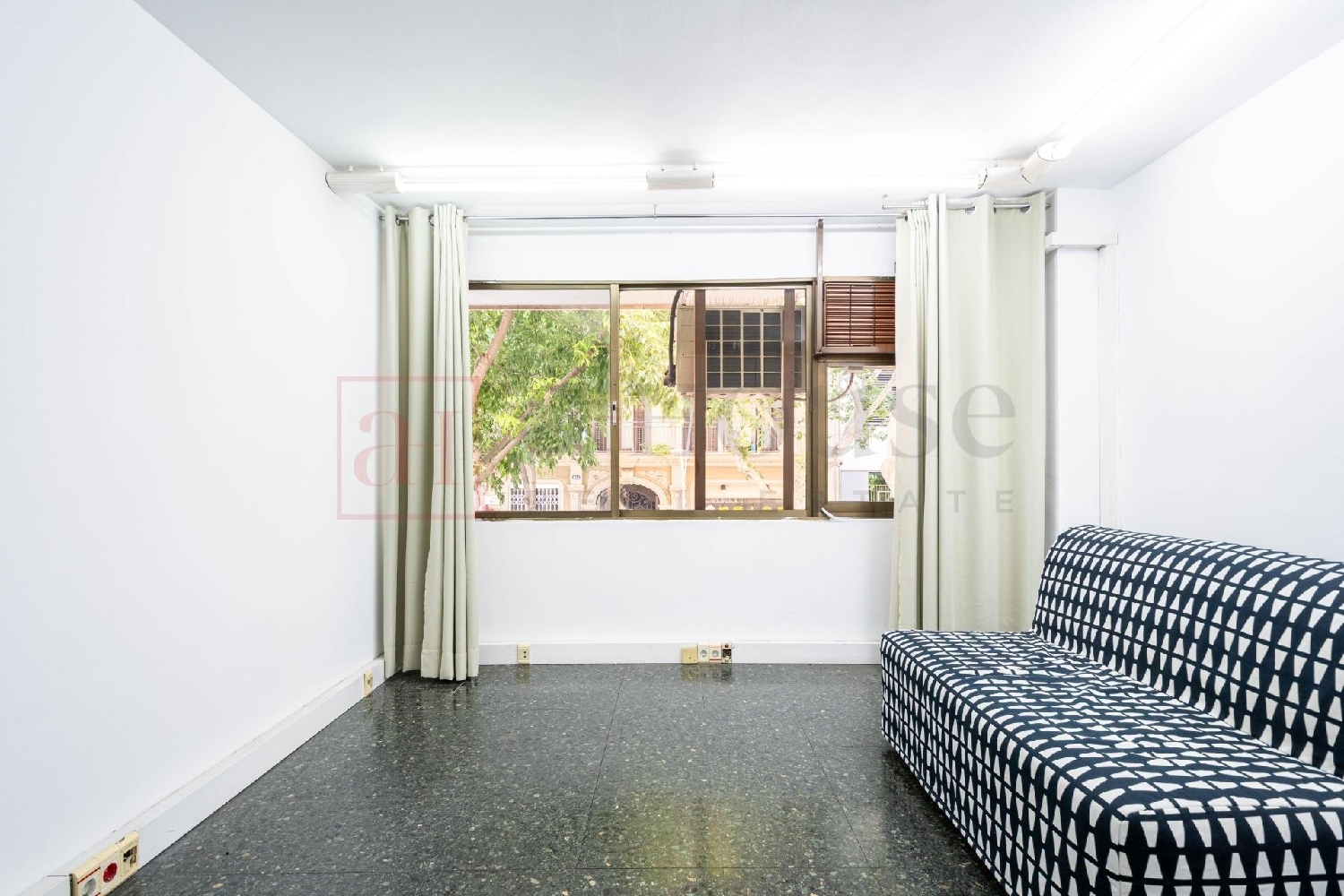 till salu lokal Eixample-Sant Antoni Barcelonès 3