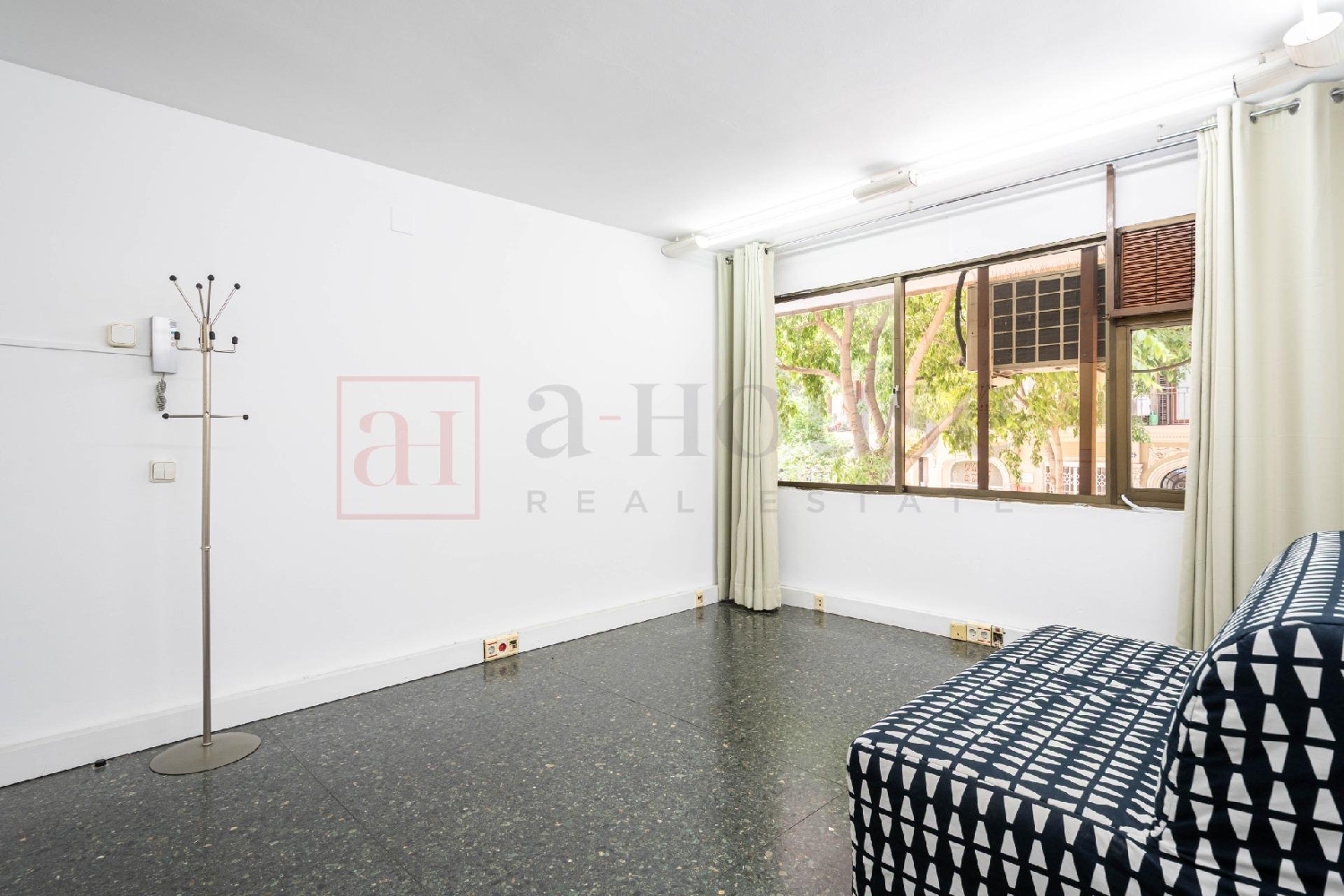 till salu lokal Eixample-Sant Antoni Barcelonès 2