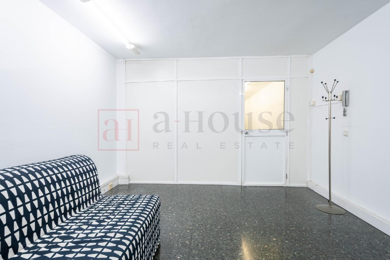  till salu lokal Eixample-Sant Antoni Barcelonès 6