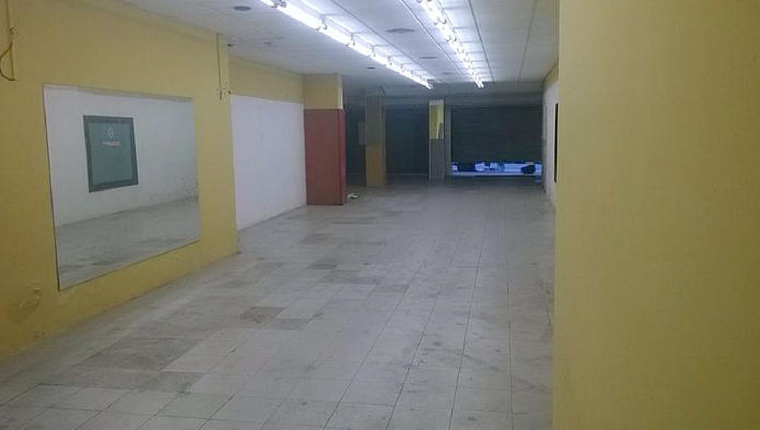 till salu lokal Eixample-Sant Antoni Barcelonès 3