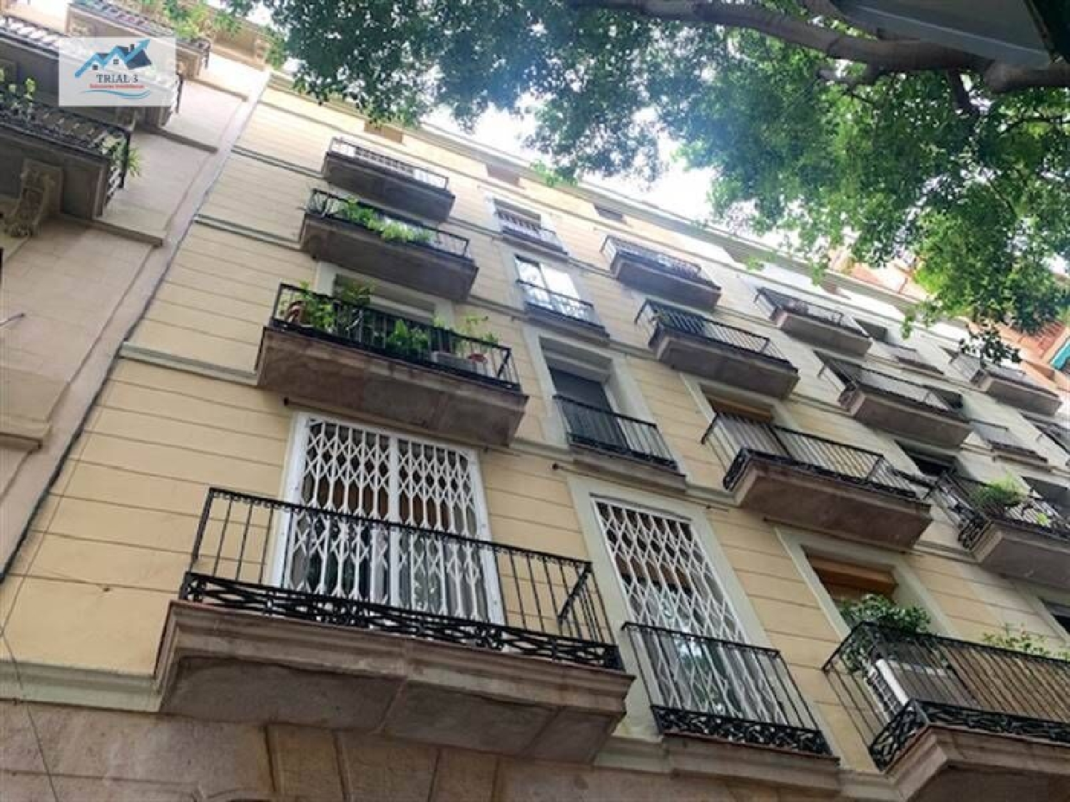  till salu lokal Eixample-Sant Antoni Barcelonès 2