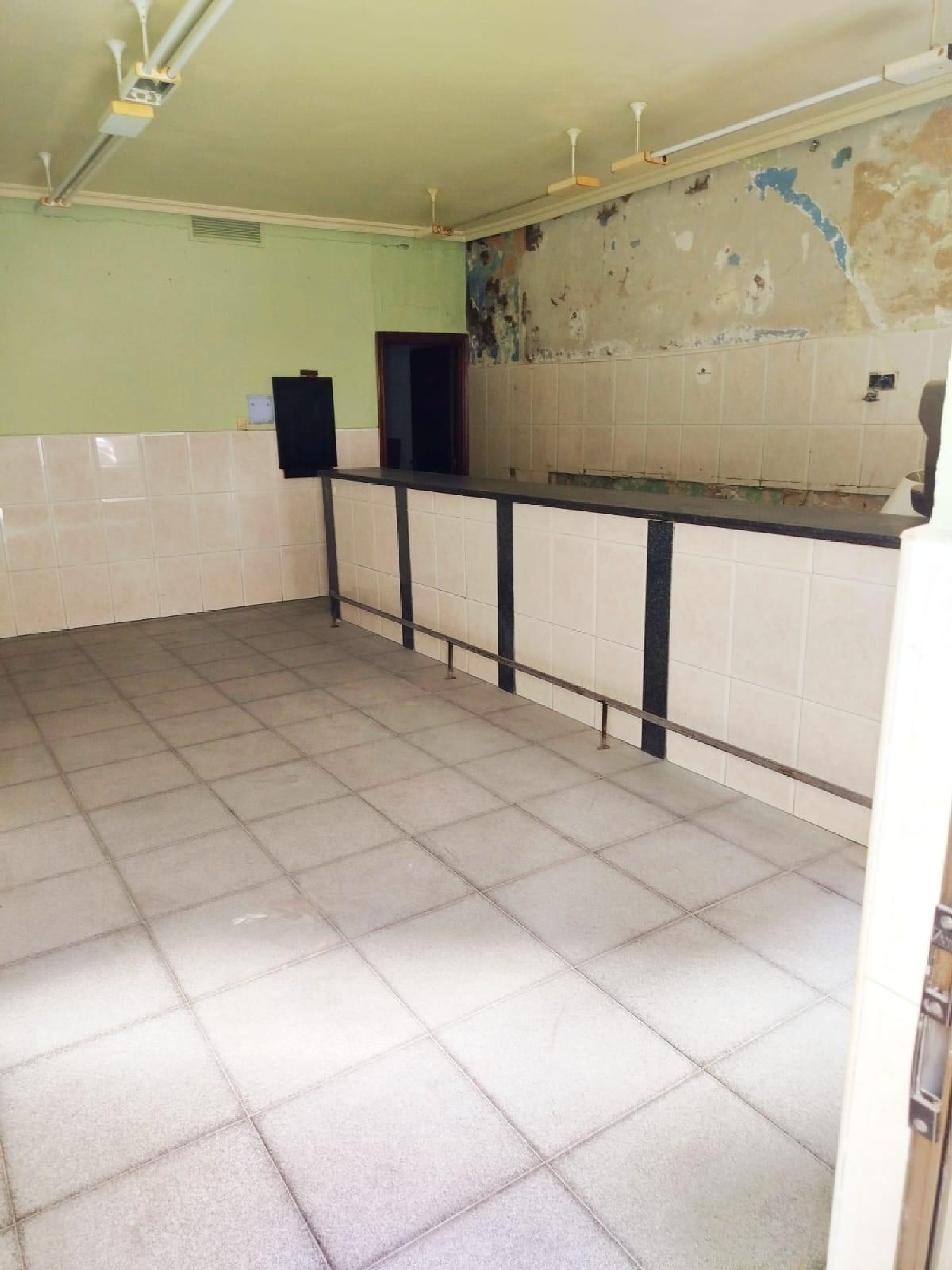  till salu lokal El Entrego Nalón 8