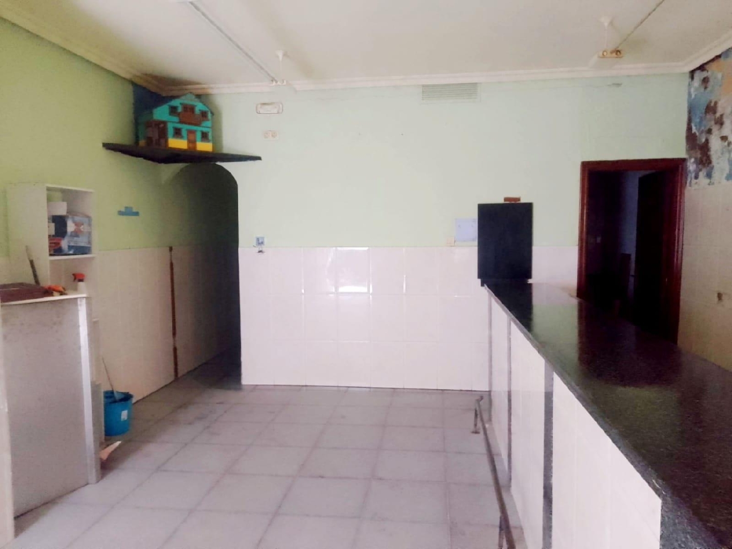  till salu lokal El Entrego Nalón 4